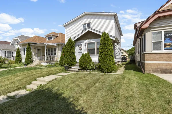 $224,900 | 2152 South 72nd Street, West Allis, WI 53219