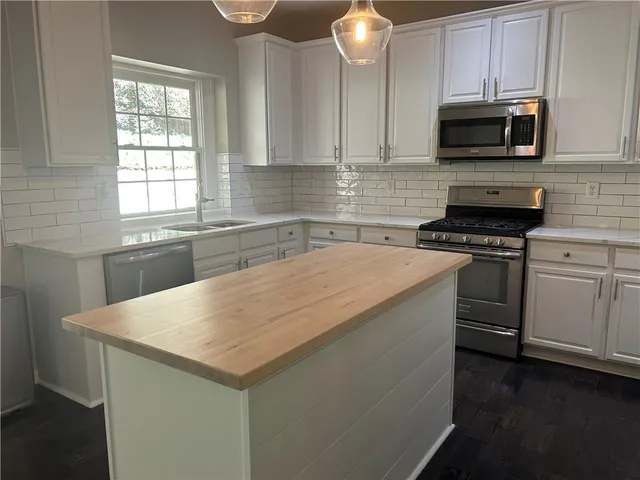 $545,000 | 713 Parkside Drive, Woodstock, GA 30188