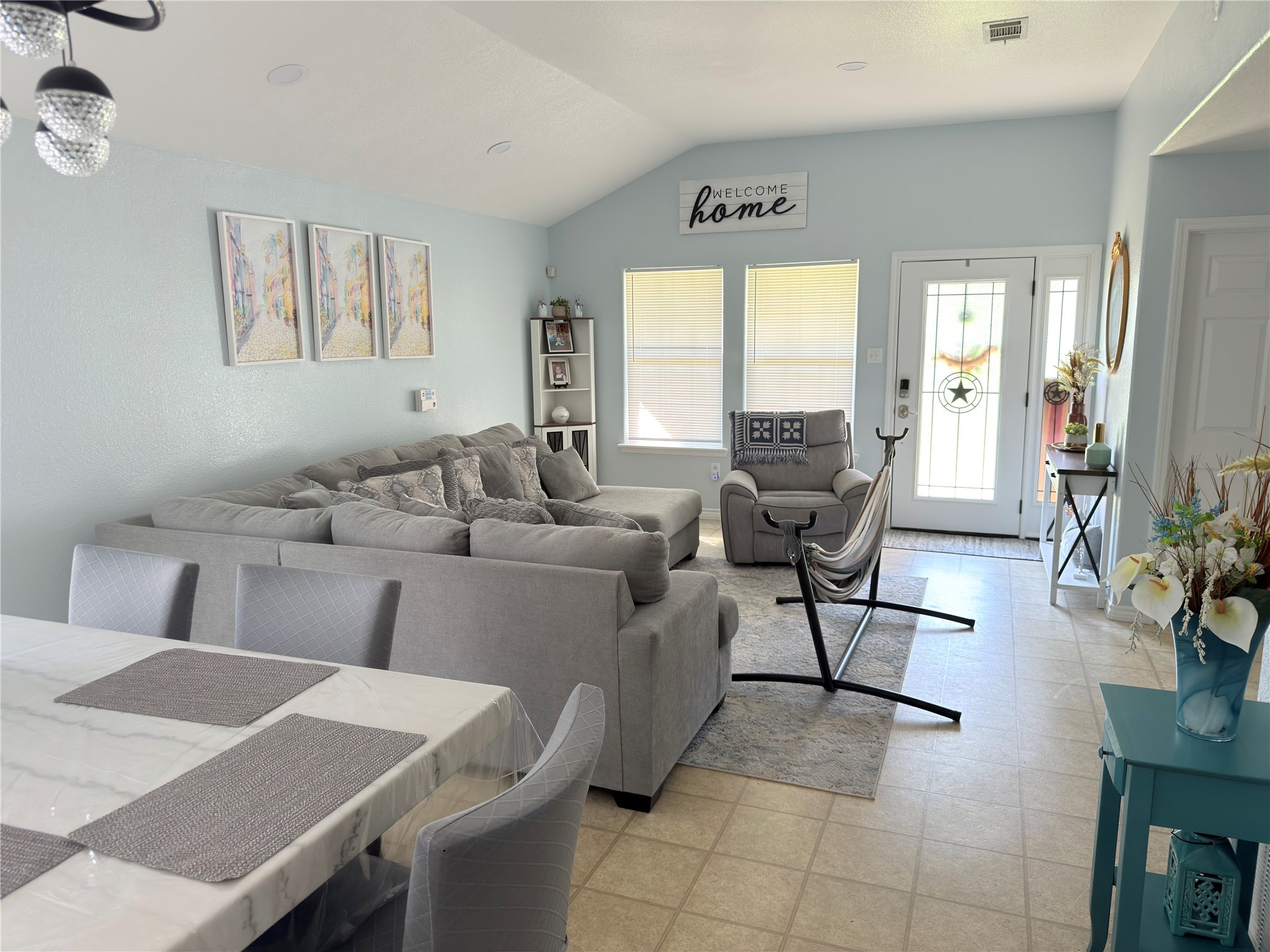 1900 Thomas Boulevard Port Arthur, TX 77640 - Photo 6 of 9 a living room with furniture and a large window