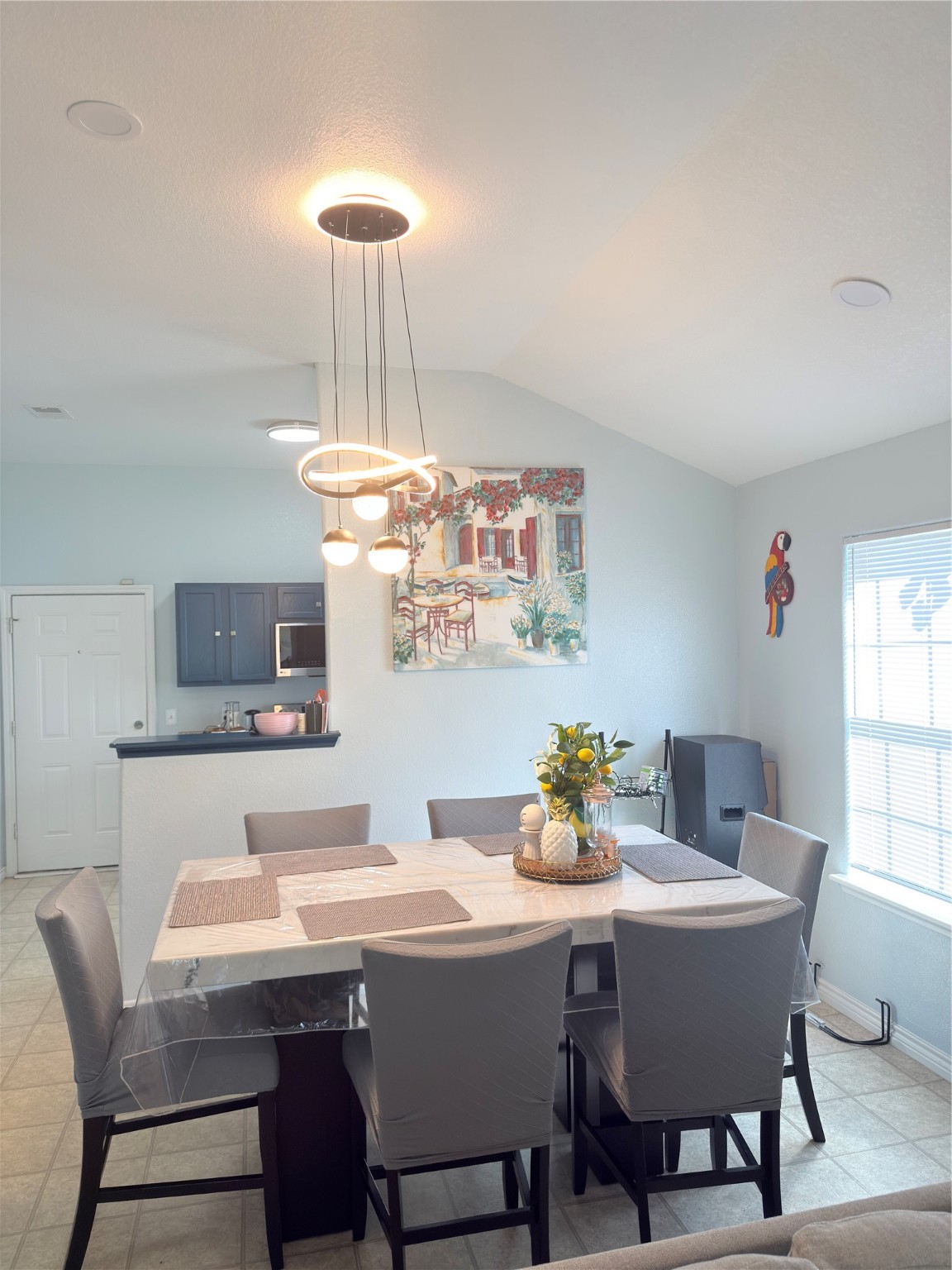 1900 Thomas Boulevard Port Arthur, TX 77640 - Photo 7 of 9 a dining room with furniture and window