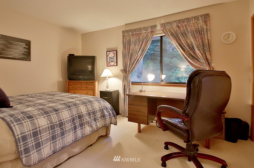 4886 Seahawk Lane Clinton, WA 98236 - Photo 20 of 25 Gallery Image 20
