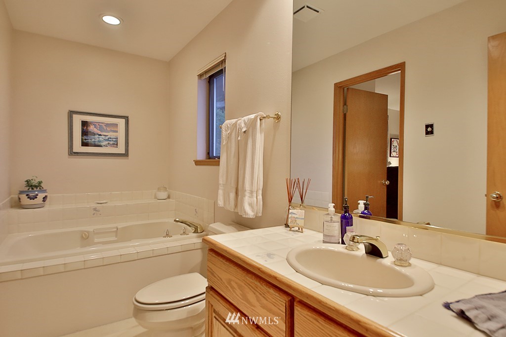 4886 Seahawk Lane Clinton, WA 98236 - Photo 21 of 25 Gallery Image 21