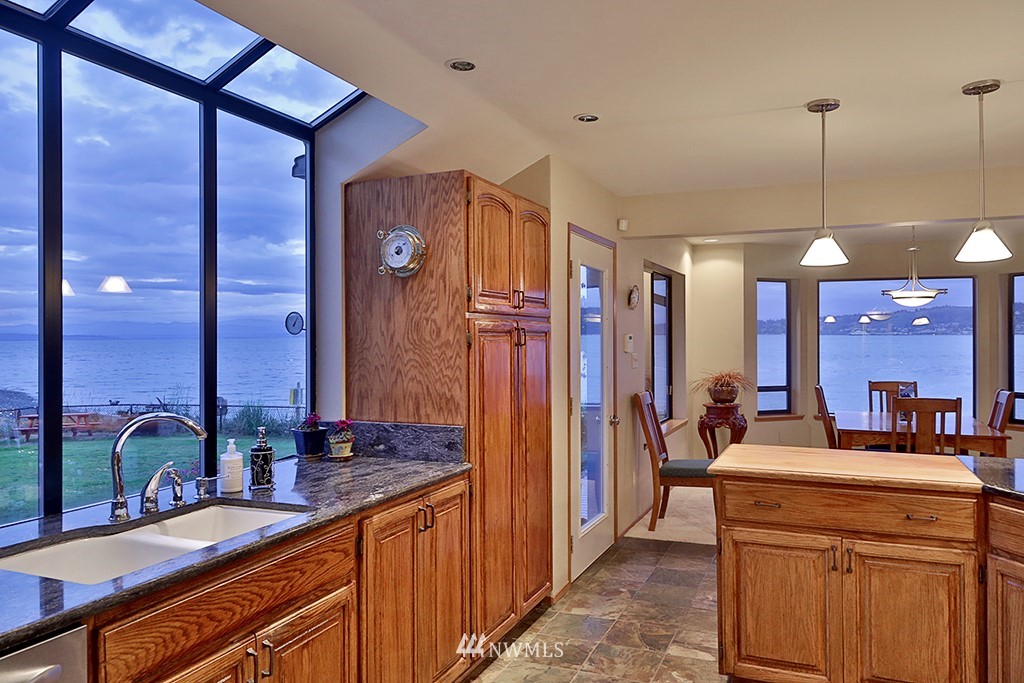 4886 Seahawk Lane Clinton, WA 98236 - Photo 10 of 25 Gallery Image 10