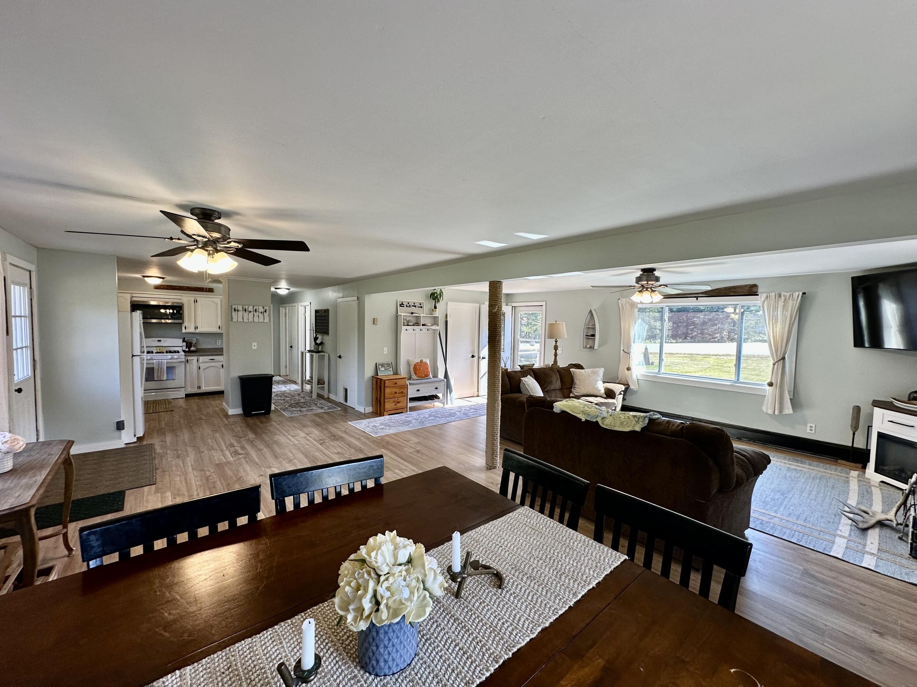 264 Cross Road Hancock, ME 04640 - Photo 10 of 28 Dining room