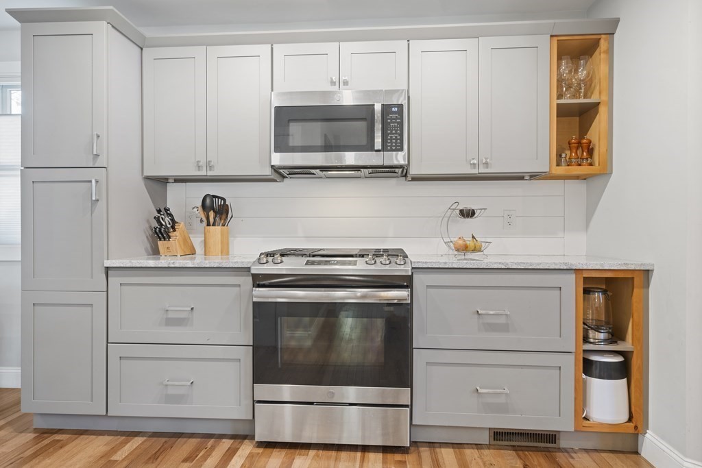 7 Abbott Road North Reading, MA 01864 - Photo 6 of 33 Gallery Image 6