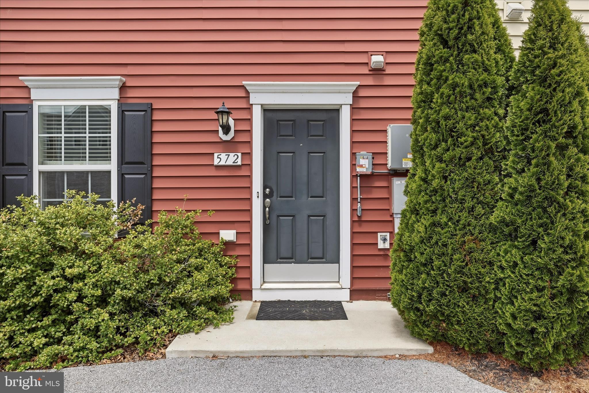 572 Thumper Drive Ranson, WV 25438 - Photo 4 of 37 Front Door
