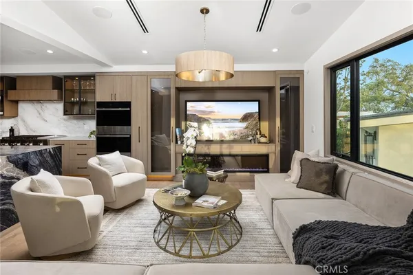 $5,379,000 | 4607 Alta Canyada Road, La Canada Flintridge, CA 91011