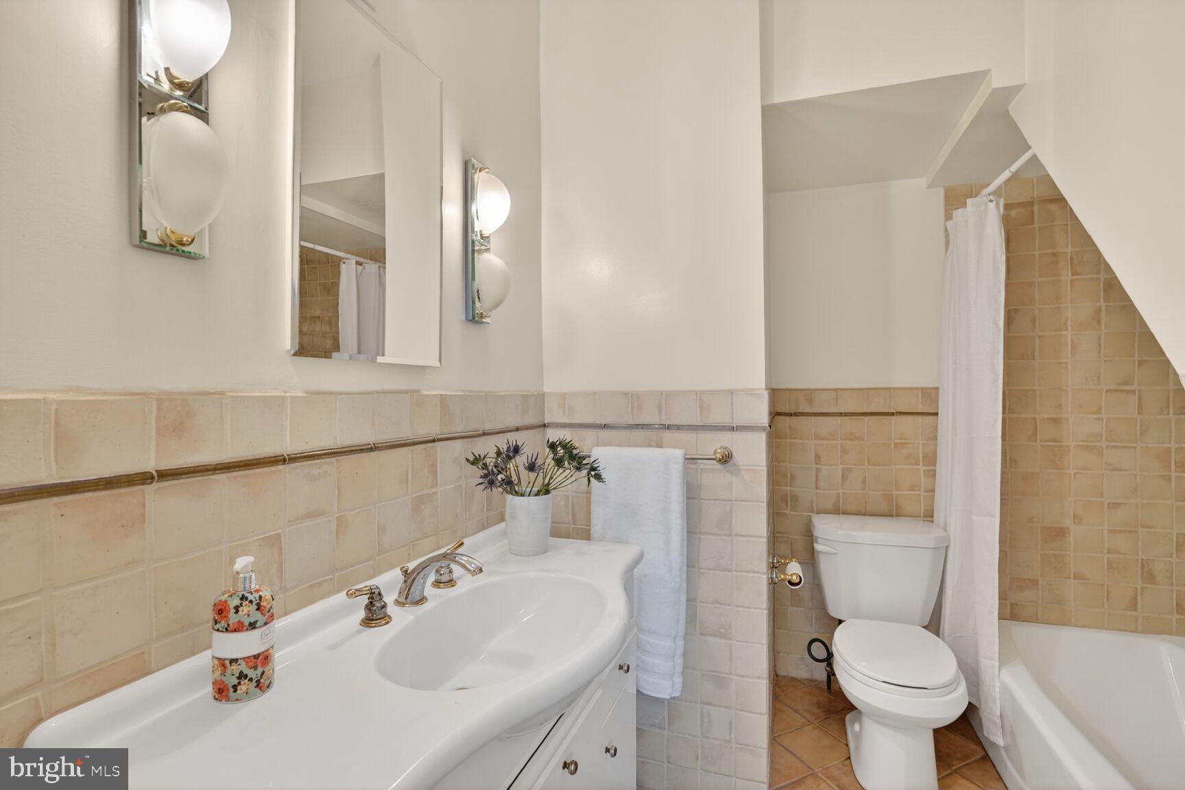 3811 Upton Street Northwest Washington, DC 20016 - Photo 21 of 38