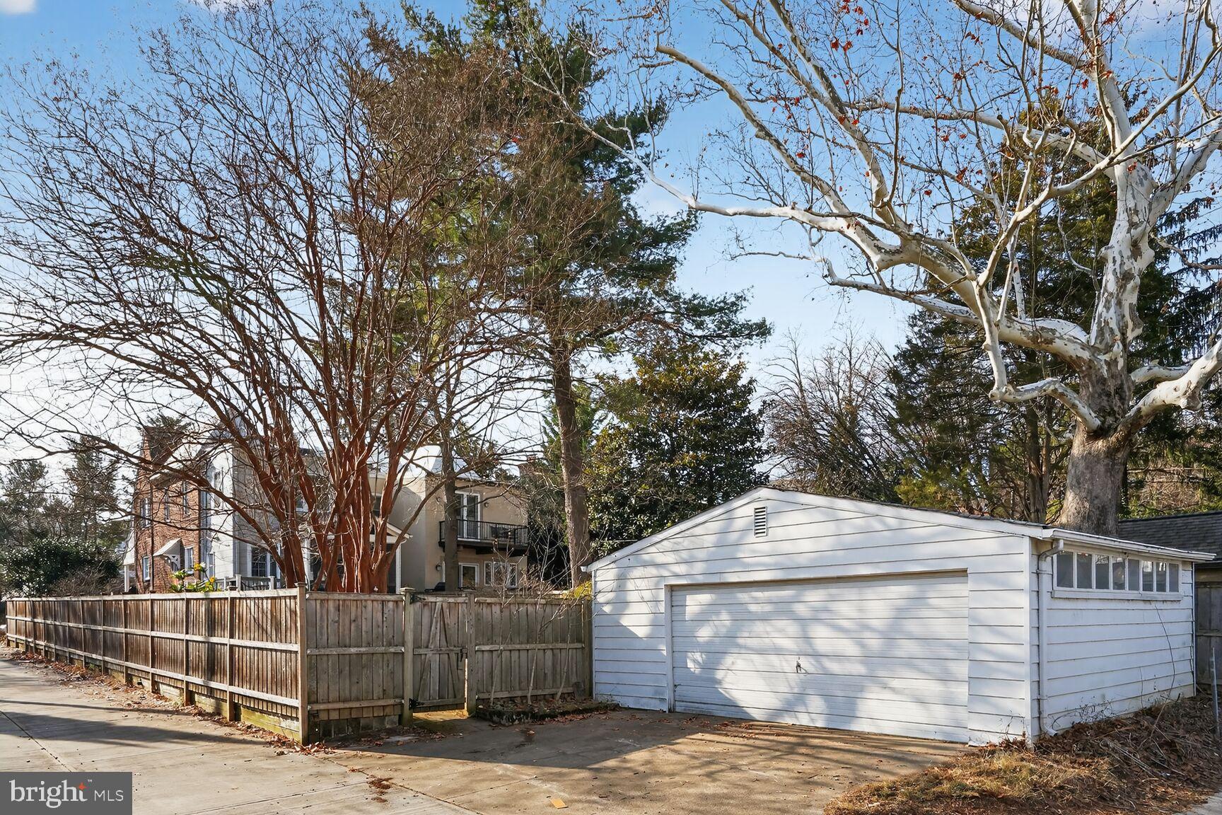 3811 Upton Street Northwest Washington, DC 20016 - Photo 32 of 38