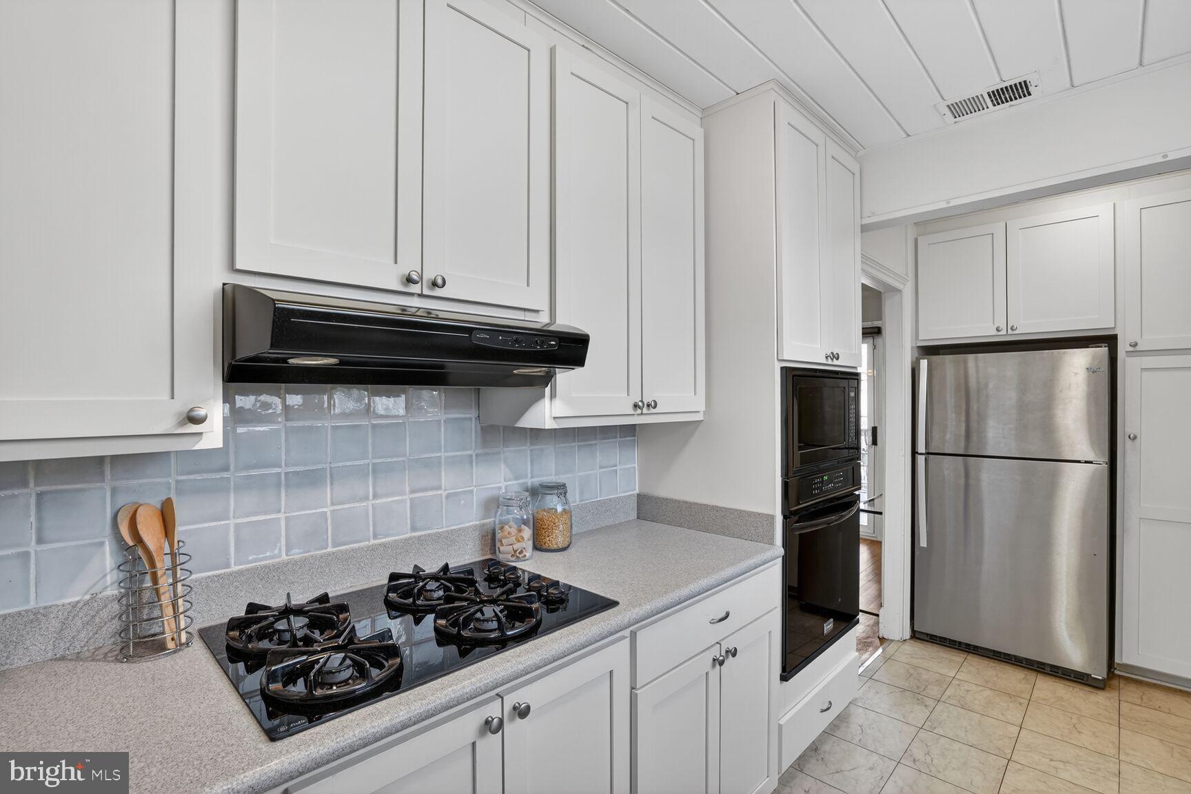 3811 Upton Street Northwest Washington, DC 20016 - Photo 9 of 38