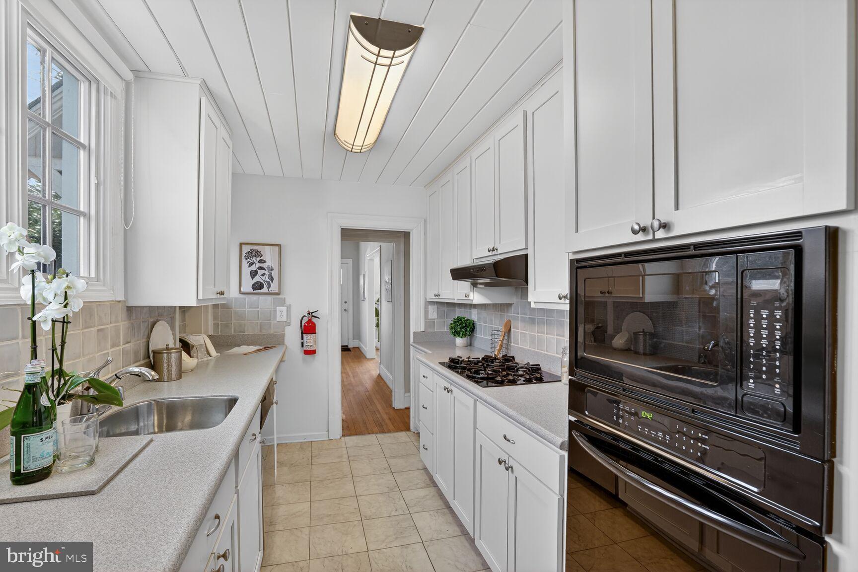 3811 Upton Street Northwest Washington, DC 20016 - Photo 10 of 38