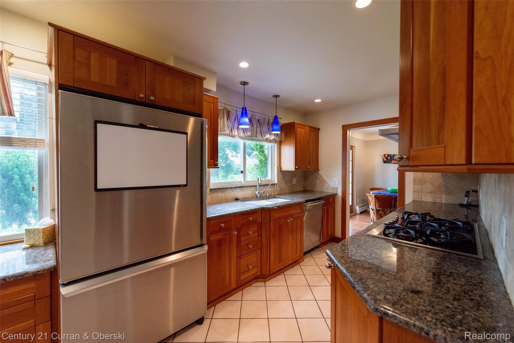 3011 Bamlet Road Royal Oak, MI 48073 - Photo 4 of 59 Fantastic Kitchen