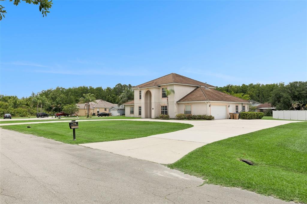 4984 Brook Road Kissimmee, FL 34758 - Photo 5 of 60 Gallery Image 5