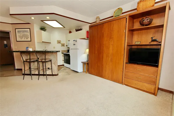 a view of a storage & utility room