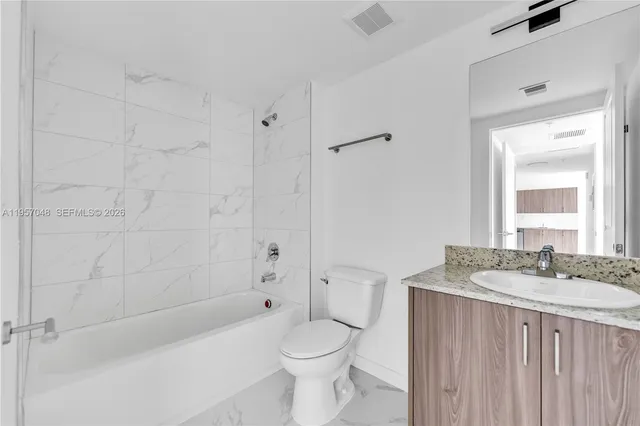 $1,999 | 175 Northwest 160th Street, Unit 303, North Miami Beach, FL 33169