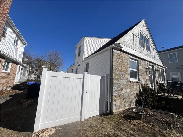 $1,800 | 19 Joy Street, Unit 2, Providence, RI 02908