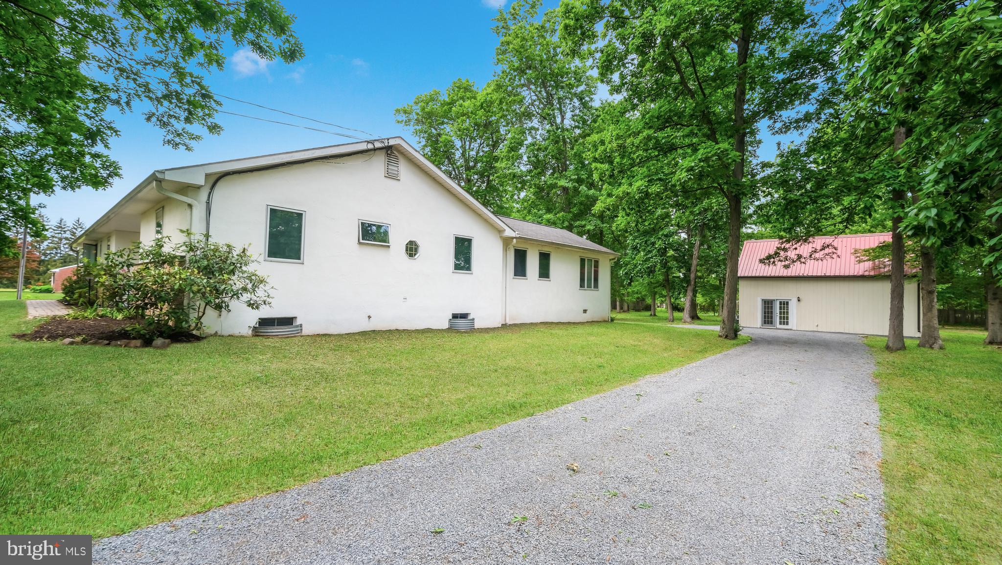 5717 Stump Road Pipersville, PA 18947 - Photo 4 of 45 Gallery Image 4