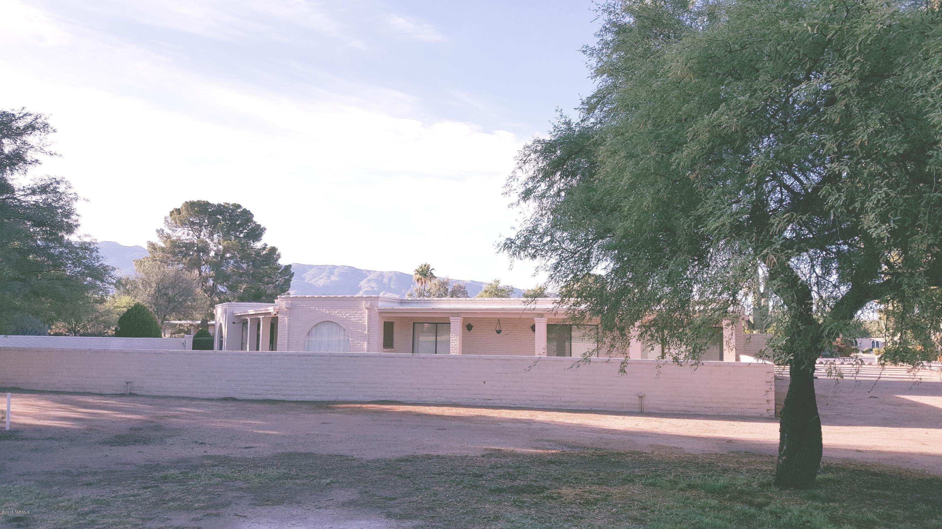 11826 East Wagon Trail Road Tucson, AZ 85749 - Photo 1 of 14