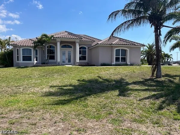 $3,100 | 2026 Southwest 40th Terrace, Cape Coral, FL 33914