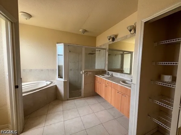 $3,100 | 2026 Southwest 40th Terrace, Cape Coral, FL 33914