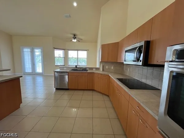 $3,100 | 2026 Southwest 40th Terrace, Cape Coral, FL 33914