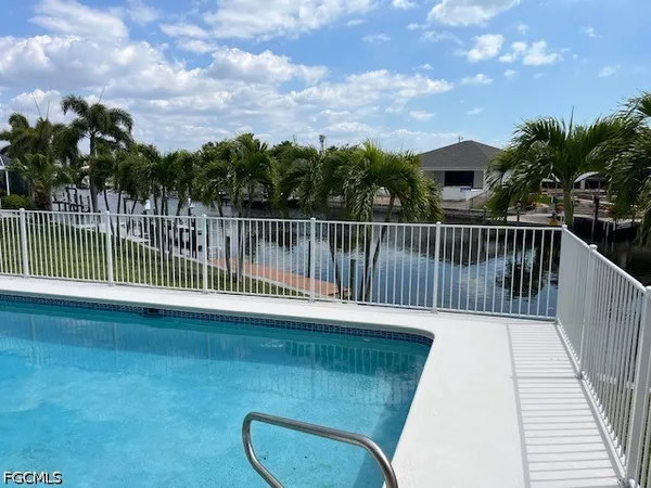$3,100 | 2026 Southwest 40th Terrace, Cape Coral, FL 33914