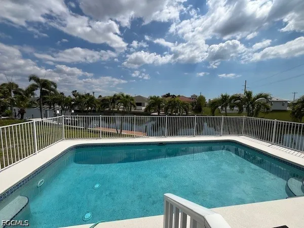 $3,100 | 2026 Southwest 40th Terrace, Cape Coral, FL 33914