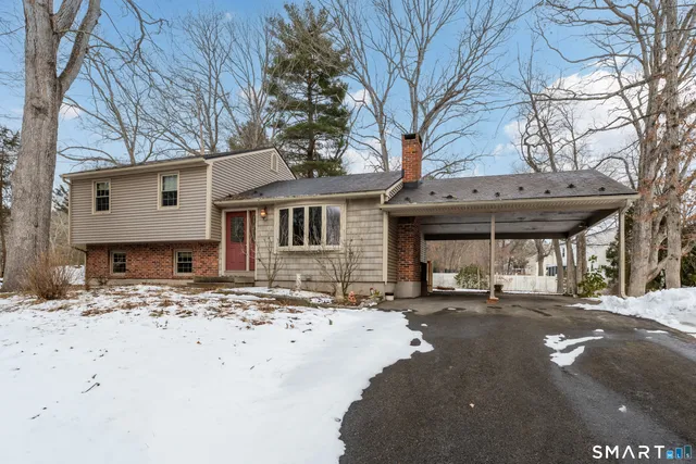 $338,000 | 219 Cabin Road, Colchester, CT 06415