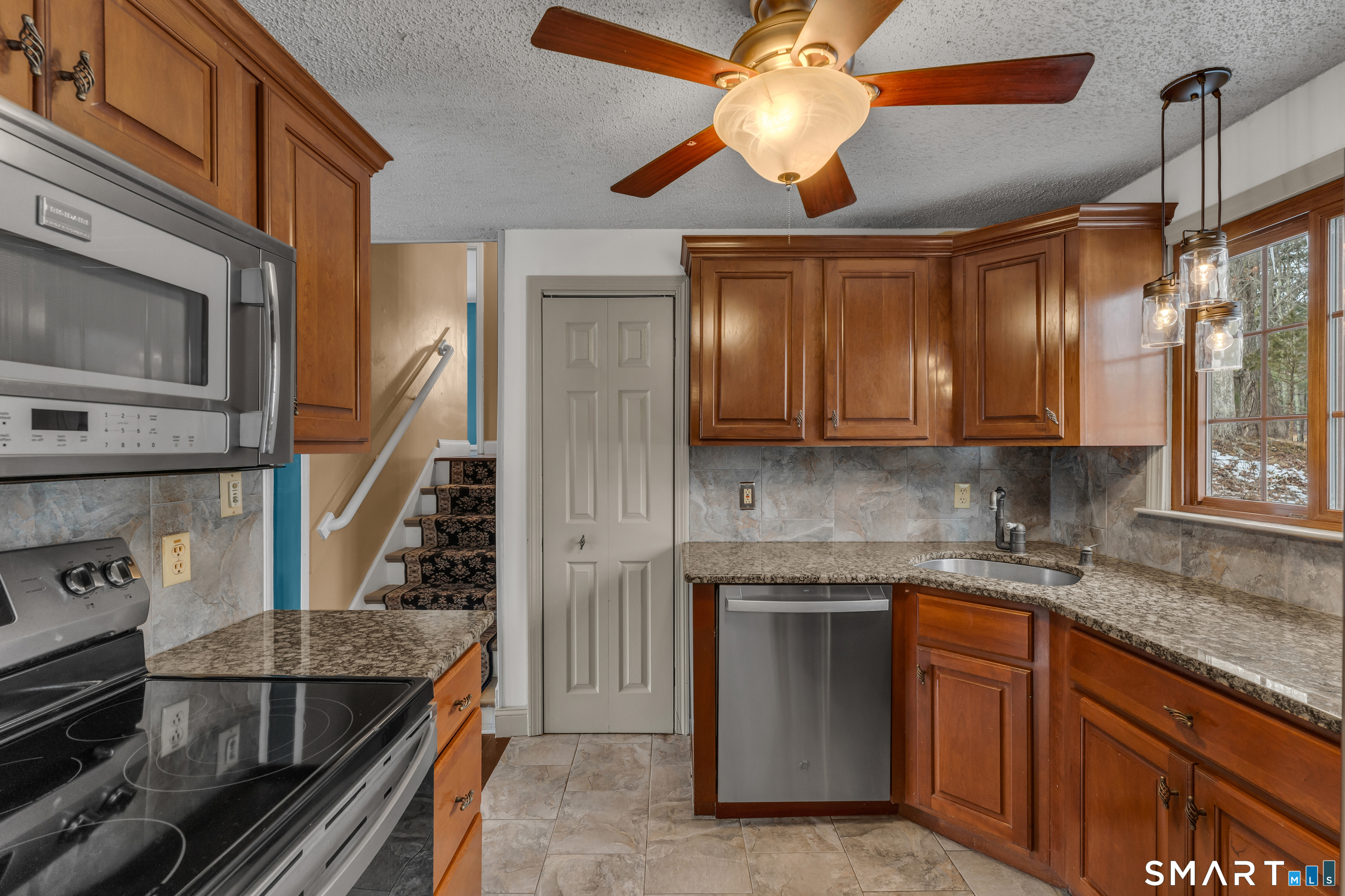 219 Cabin Road Colchester, CT 06415 - Photo 11 of 32