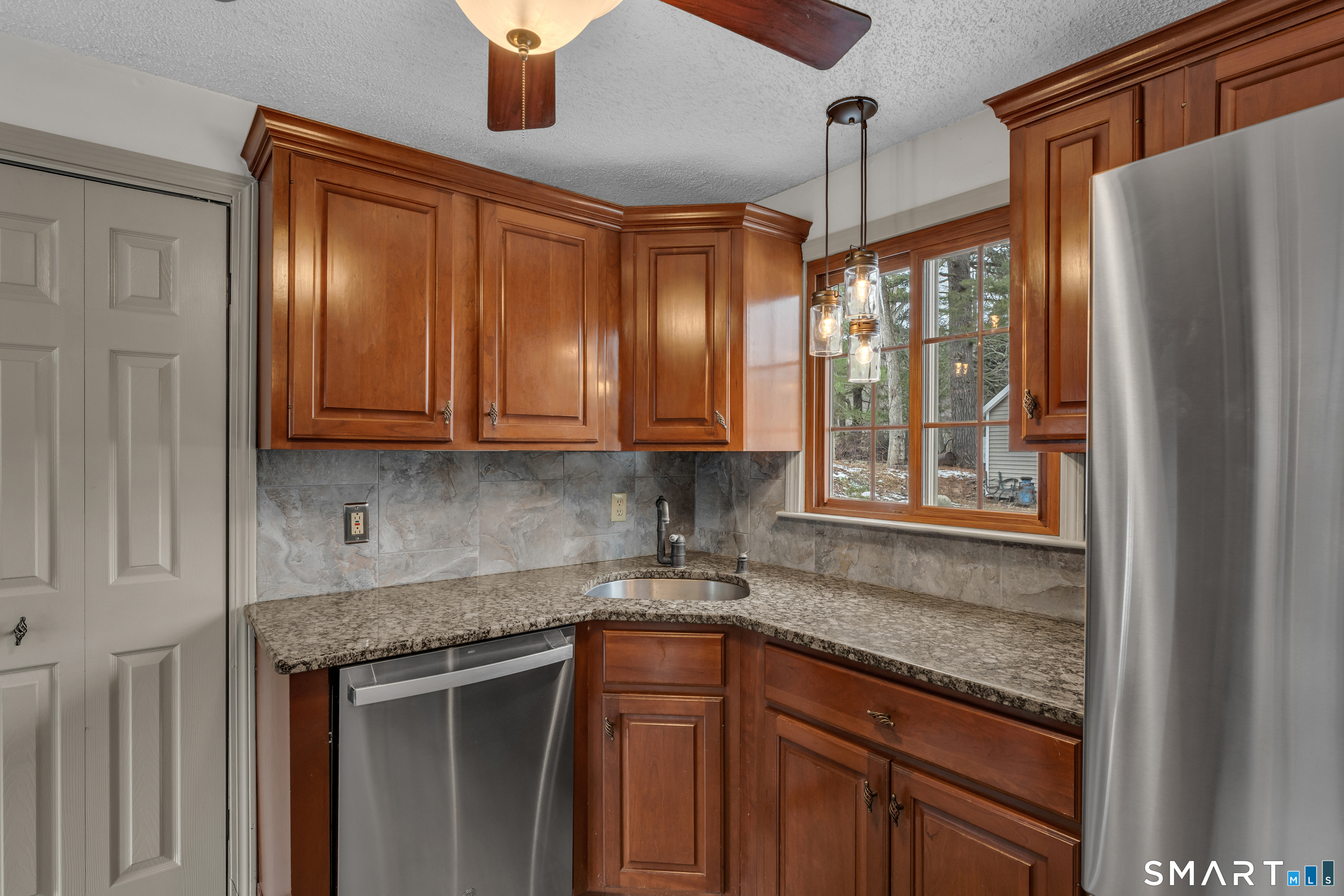 219 Cabin Road Colchester, CT 06415 - Photo 9 of 32