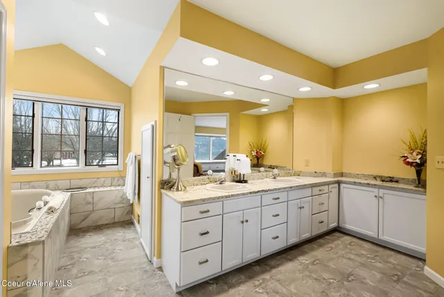 $4,295,000 | 540 Ponder Pt Drive, Sandpoint, ID 83864