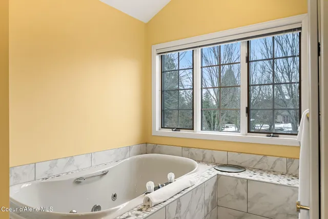 $4,295,000 | 540 Ponder Pt Drive, Sandpoint, ID 83864