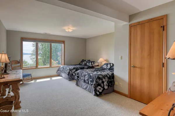 $4,295,000 | 540 Ponder Pt Drive, Sandpoint, ID 83864