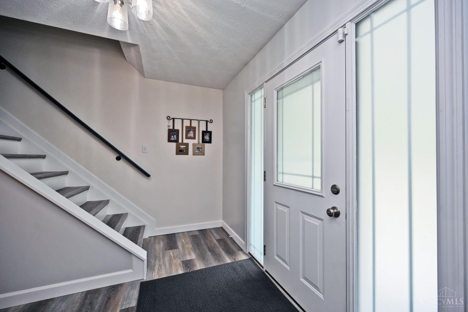 956 8 Mile Road Cincinnati, OH 45255 - Photo 5 of 34