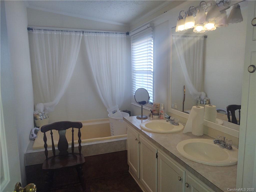 113 Homestead Road Harmony, NC 28634 - Photo 8 of 12 Gallery Image 8