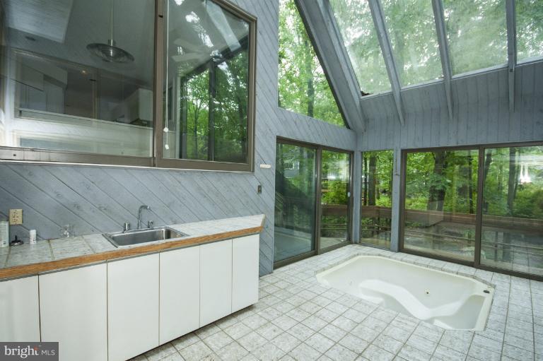 6264 Cardinal Lane Columbia, MD 21044 - Photo 23 of 30 Hot Tub