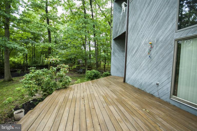 6264 Cardinal Lane Columbia, MD 21044 - Photo 27 of 30 Deck