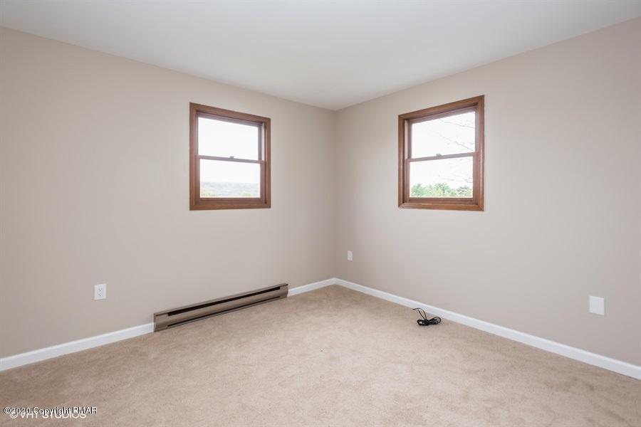 379 Hawk Road Saylorsburg, PA 18353 - Photo 13 of 22 13_379HAWKRD_2014_LowRes