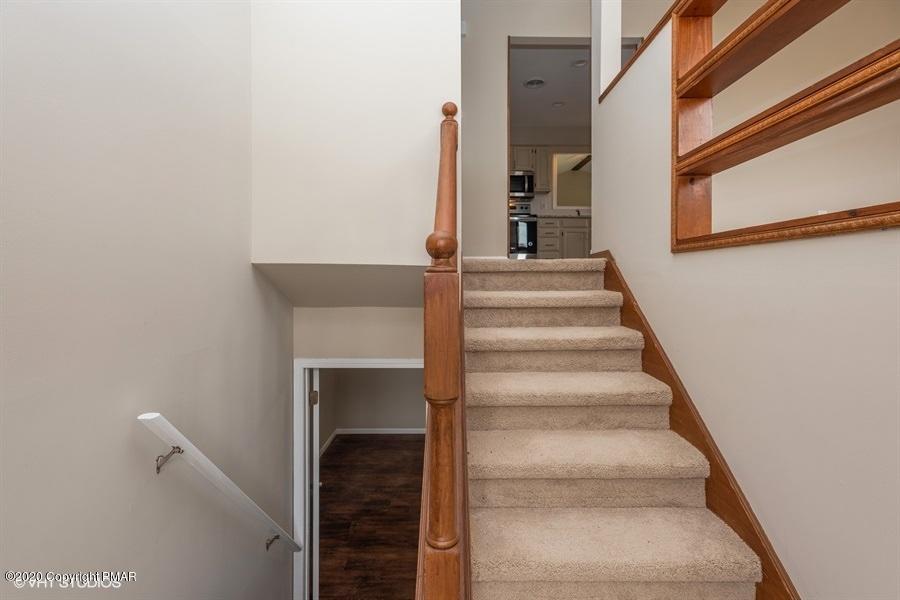 379 Hawk Road Saylorsburg, PA 18353 - Photo 2 of 22 02_379HAWKRD_2003_LowRes