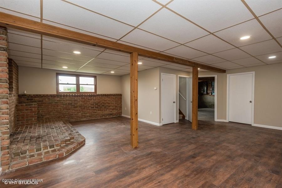 379 Hawk Road Saylorsburg, PA 18353 - Photo 6 of 22 06_379HAWKRD_2007_LowRes