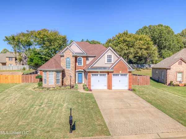 $355,000 | 3344 Chateau Circle North, Southaven, MS 38672