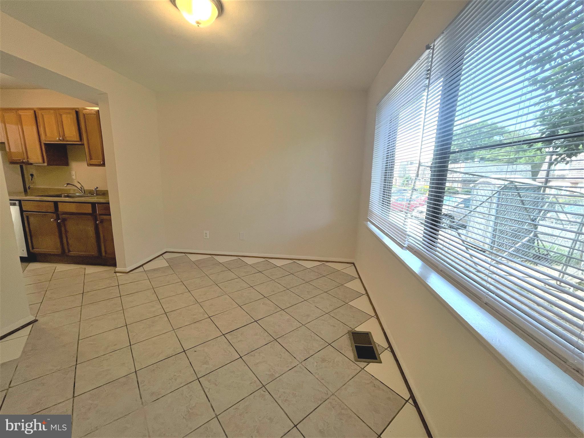 330 West Deer Park Road, Unit 3B Gaithersburg, MD 20877 - Photo 12 of 25 Family room