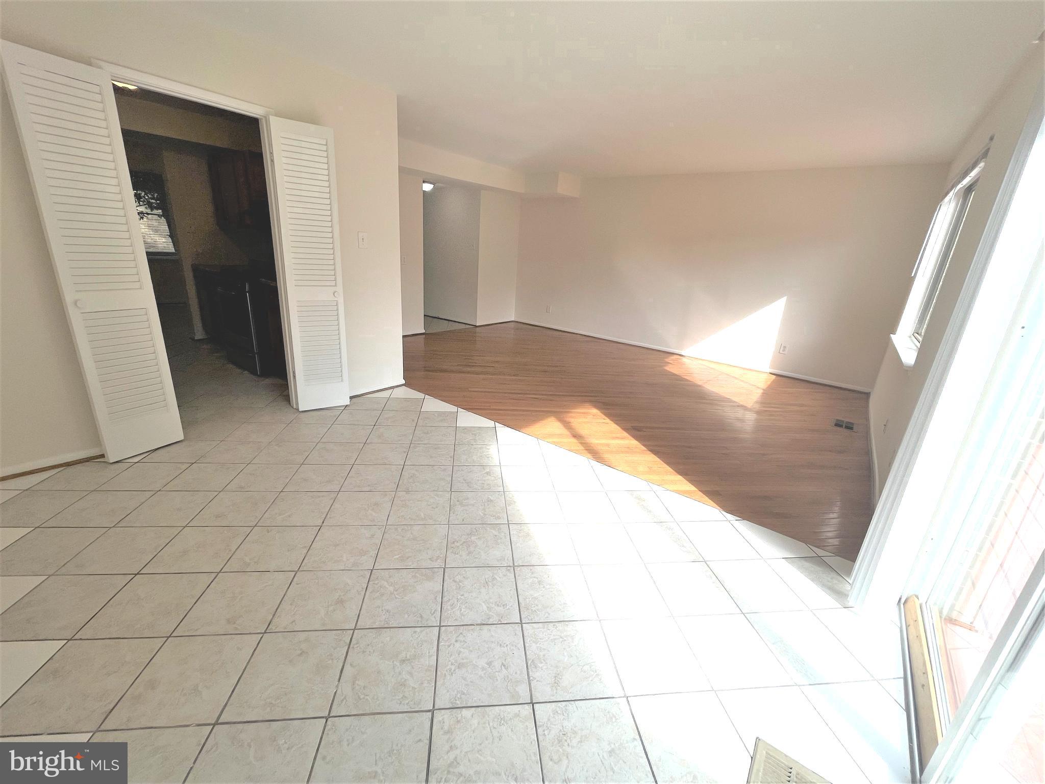 330 West Deer Park Road, Unit 3B Gaithersburg, MD 20877 - Photo 14 of 25 Dinning living room