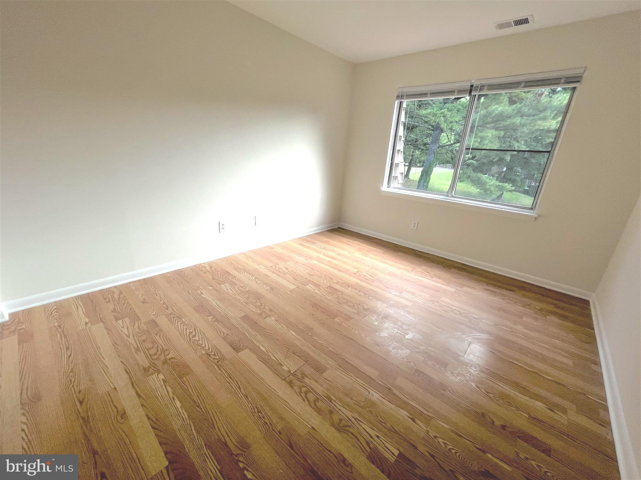 330 West Deer Park Road, Unit 3B Gaithersburg, MD 20877 - Photo 18 of 25 2nd bedroom on upper level