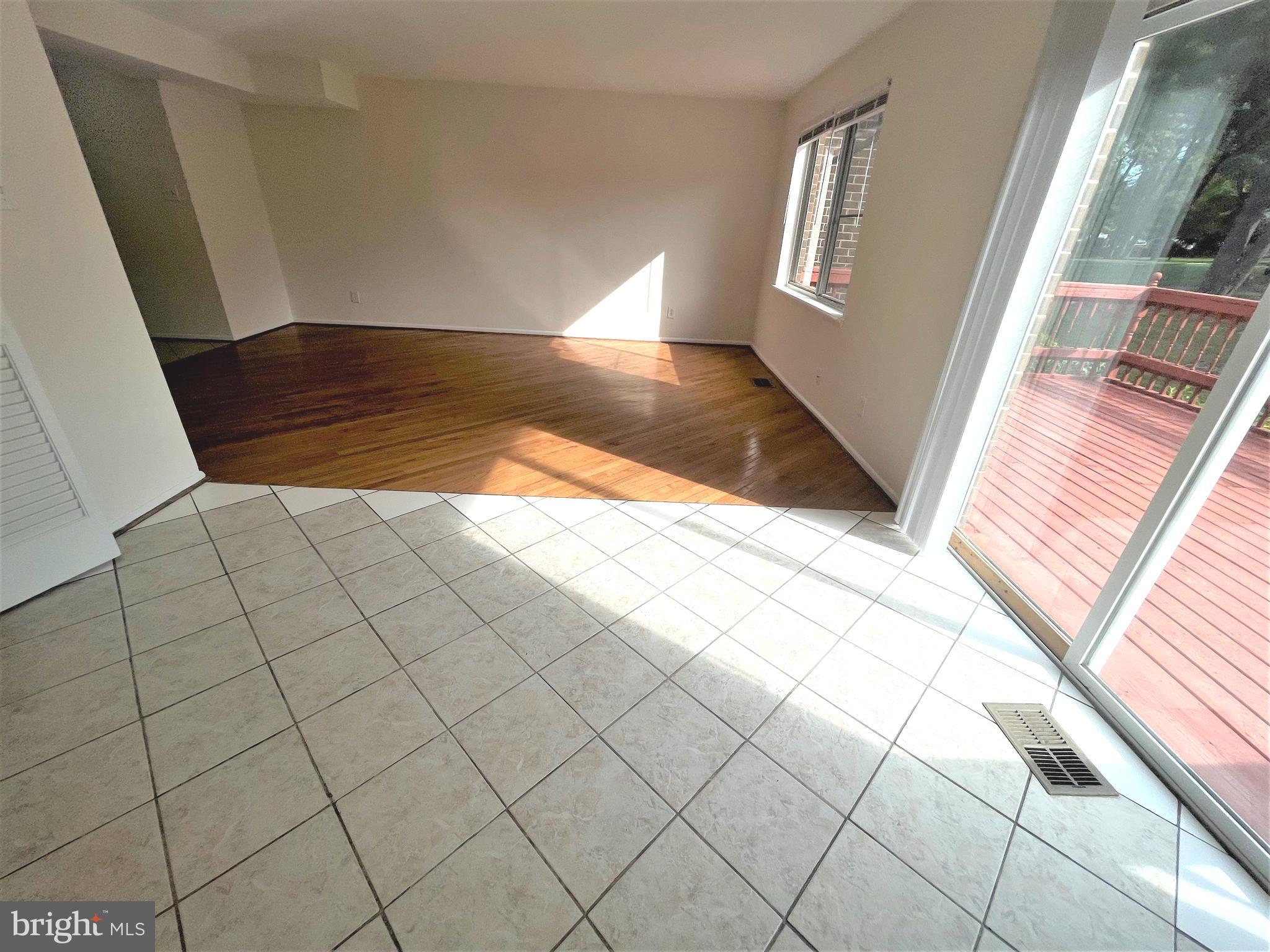 330 West Deer Park Road, Unit 3B Gaithersburg, MD 20877 - Photo 10 of 25 Dinning room
