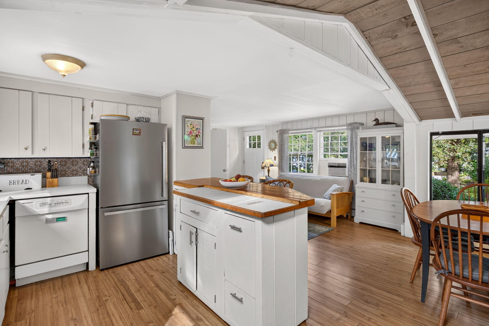 203 Monomoscoy Road Mashpee, MA 02649 - Photo 7 of 28 9-web-or-mls-8P0A0212