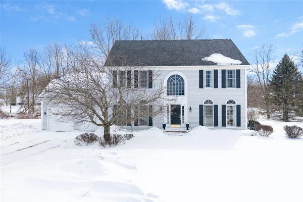 $574,900 | 229 Southshore Place, Webster, NY 14580