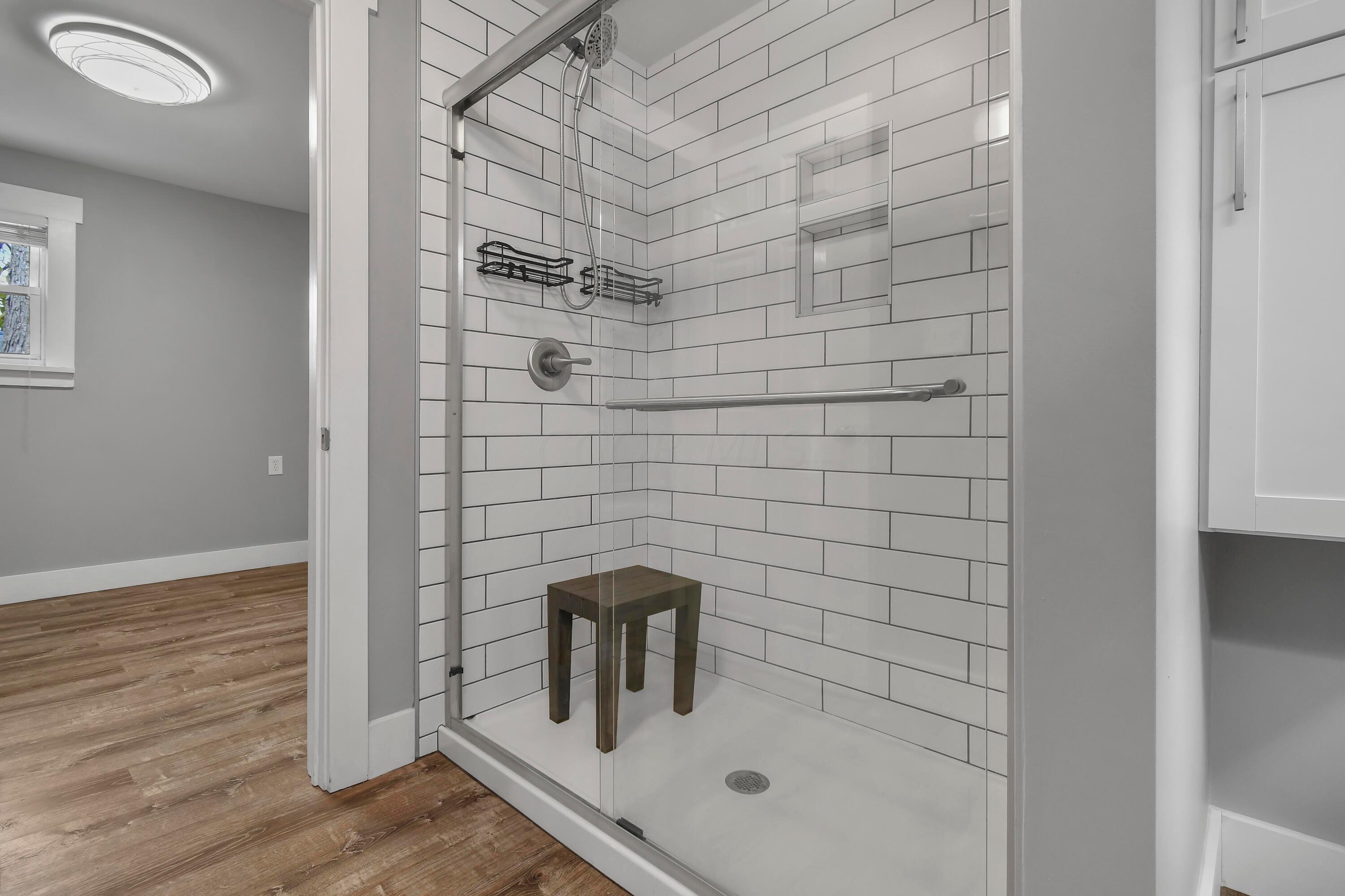 2291 Mecca Road Columbus, OH 43224 - Photo 12 of 25 Bathroom
