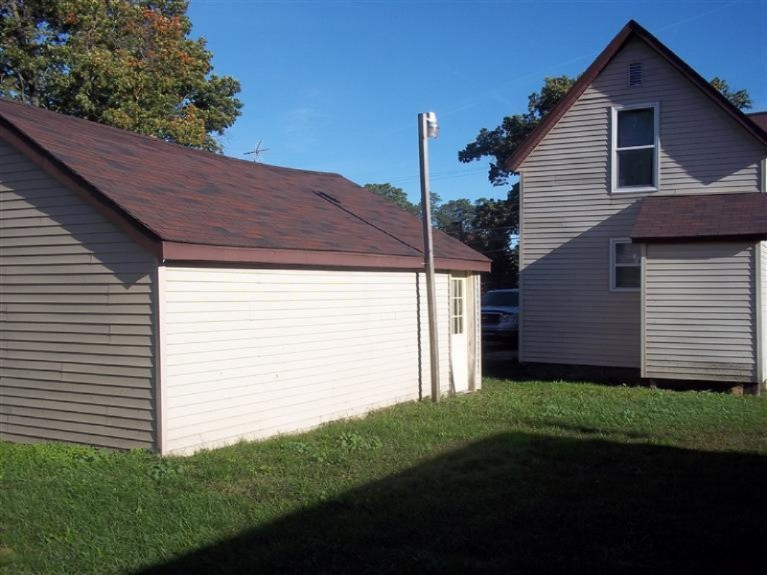 318 West Delaware Street Decatur, MI 49045 - Photo 5 of 14 Additional Photo