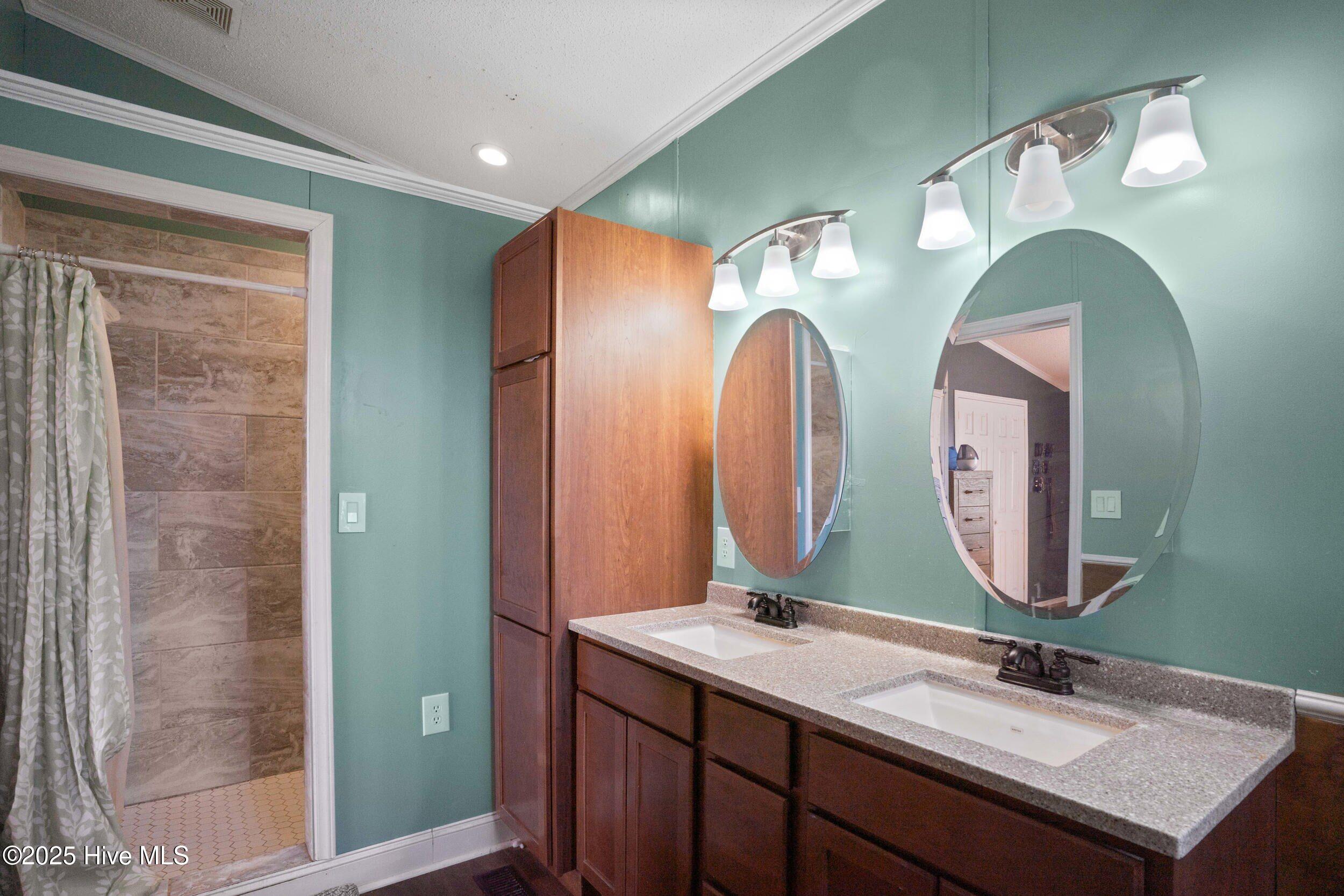 207 Moores Landing Road Hampstead, NC 28443 - Photo 28 of 46 Main Bath